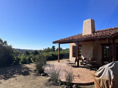 Brand New Hidden Spanish Casita in Vista Hills Hotels near Deer Park Monastery