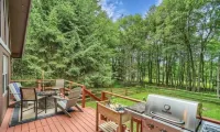Charming Colville Cottage with King Bed/Deck/Pet Friendly!