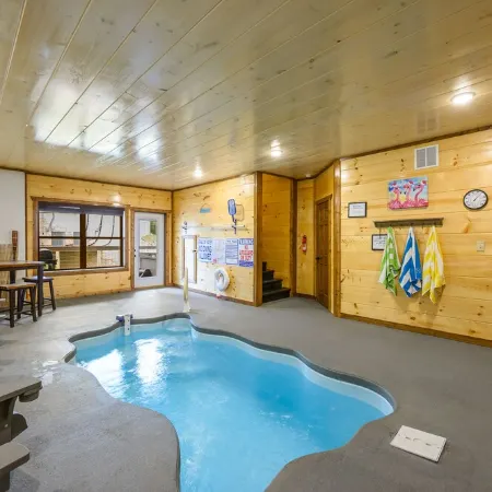 Indoor Pool, BunkRoom, Hot Tub, 1.5 Mile to Strip