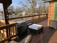 Private Lakefront Log House with Boat Dock