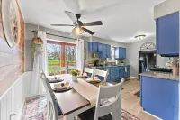 2 King Bedroom-Office Space-Garage-Pets Allowed-Millcreek Park Hotel di Youngstown