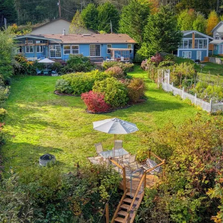 Magical 4 Bed Beachfront Cottage Getaway