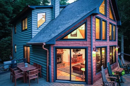 Amazing Views! Hot Tub, Dog Friendly, Game Room, Peloton!