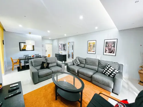 Apartment P - 3 Bedrooms - Homestays