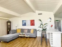 New Renovated 3BD/2BA House(1K Mbps Wifi, Netflix,Pet-friendly)