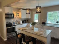 Cozy 4-bedroom house in enjoyable Lexington with WiFi, AC. Centrally located.