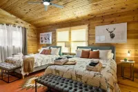 Holiday Haven Mountain Lake Views HotTub Firepit Pool Arcade Games