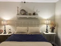 Cheerful 2 BR Bungalow Downtown Ocean Springs