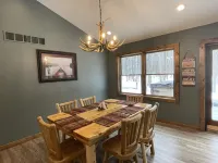Northern MI Log Cabin Inn–Hot Tub, Trails, Golf, Trails, Nature, Snowmobile, Ski - 小木屋