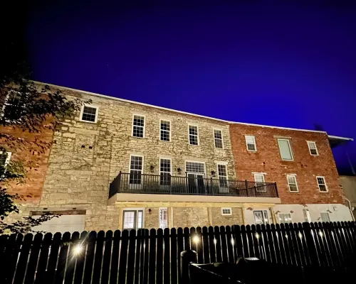 Mansion on the Mississippi River - Hot Tub - Beach - 7 Bedrooms Hotels in Bellevue