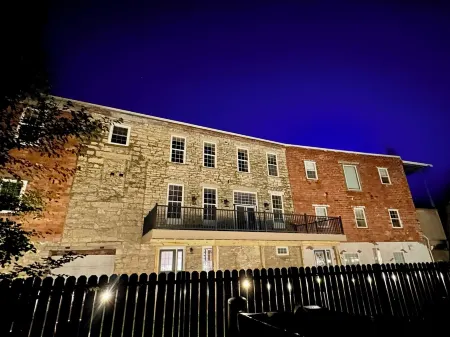 Mansion on the Mississippi River - Hot Tub - Beach - 7 Bedrooms