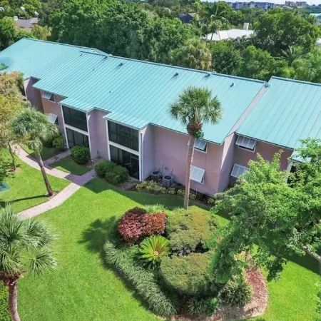 Siesta Key Beach IDEAL LOCATION BEACH, VILLAGE, HEATED POOL