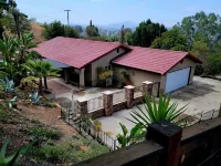 Tranquil Oasis in San Diego. Private Home with Resort Style Pool and Spa. Hotels near Walmart Supercenter