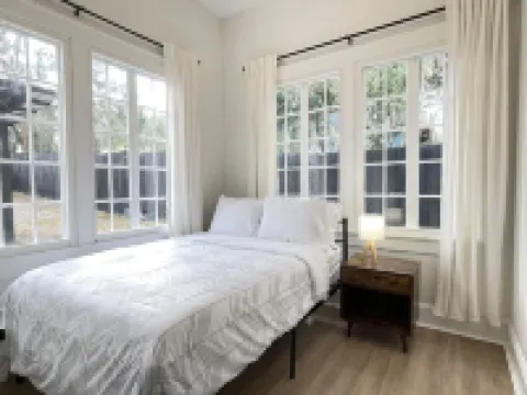 Renovated Dutch Colonial Home in Ocala ❤️ + Pet Friendly