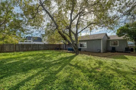 Fully-Stocked Home with Cowboy Pool & Luxury Beds