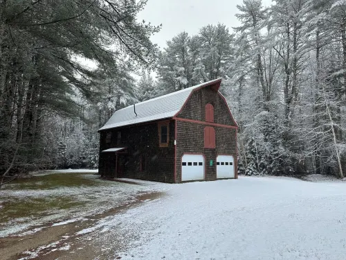 Maine Barn Hideaway- 2nd Floor Private Apartment Hotels in Freeport