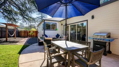 Home near montgomery village w/ heated pool