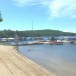 Big Boulder Lake Front Condo/Free WiFi & Parking/Pool/Jacuzzi/Fire Place/Grill