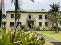 Completely redecorated Aug. 2019 1 block to beach, free wi-fi, parking, and AC Hotel in zona Manini'owali Beach (Kua Bay)