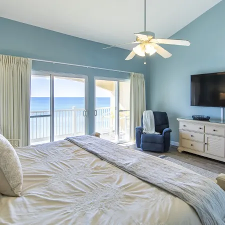 Expansive view of gulf from 2 balconies on private beach - steps from the sand!
