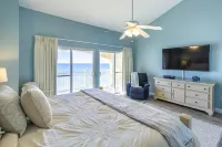 Expansive view of gulf from 2 balconies on private beach - steps from the sand!