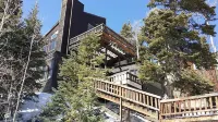 Unique Executive Multi Level Residence Unparalleled Views  WiFi Sat Hot Tub