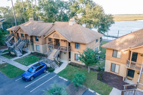 Gorgeous Waterfront Battery Creek Retreat