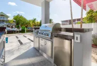 Islamorada Oasis, Luxurious 4 Bedroom 3 Bath Home. Heated Pool! Boat Lift Option