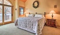 Large Bay Lake Lakefront Cabin w/Game Room & Water-View Deck, Dock and more…