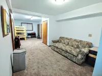 Packwood Big House : River View, AC, Wi-Fi, Covered Patio, Bar and Game Room!