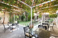 Queens Hotel by Bon Hotels