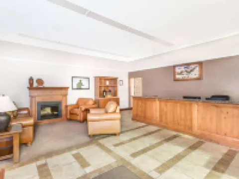 Super 8 by Wyndham Salina/Scenic Hills Area Hotels in Salina