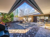 Wapato Point Halmalka Condo 502-B 2 Bed 2 Bath Sleeps 5-6, Close to Outdoor Pool Hotels in Manson