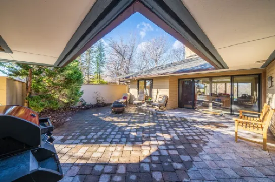 Wapato Point Halmalka Condo 502-B 2 Bed 2 Bath Sleeps 5-6, Close to Outdoor Pool