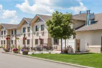 Super 8 by Wyndham Brookings Hotels near South Dakota State University
