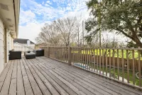 Spring Tropical Paradise / 4 Bd 4Ba / Pool & Balcony Reserved Cypress Trails騎馬遊覽附近的飯店