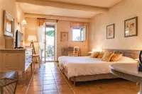 Mas de Fauchon Hotels in Lambesc