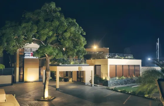 木爾坦阿瓦里快捷精品公寓