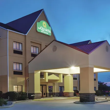 LaQuinta Suites by Wyndham South Bend Notre Dame Area