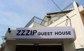 Zzzip Guesthouse in Hongdae
