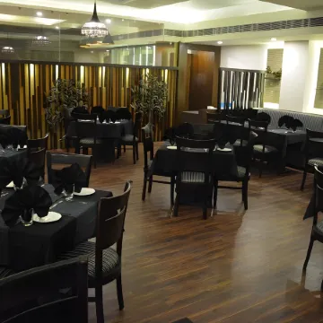 Hotel Dolives Отели в г. Панипат