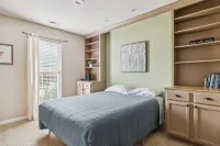 Birdie House- Pond, Close to town!