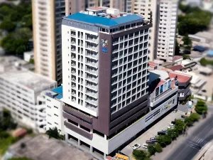 Aura Suites