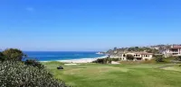 Ocean View, Sand, Waves & Wonder 4 Guests Luxury Resort Experence