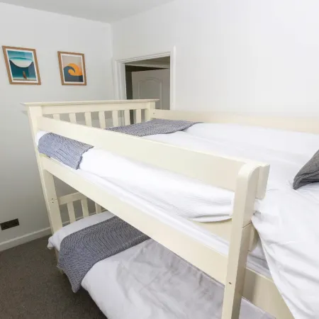 Oceanside | Sleeps 6 |Walk to Beach & Stylish