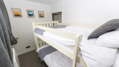 Oceanside | Sleeps 6 |Walk to Beach & Stylish Hôtels à : 
