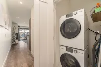 Luxury NEW SKI 2 bdroom Condo on the River