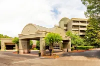 DoubleTree by Hilton Atlanta Windy Hill Ballpark