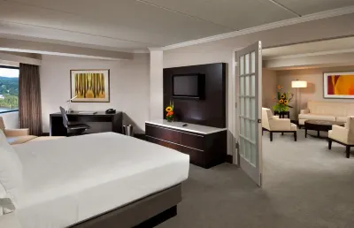 Hilton Albany Hotels near Vincentian Institute