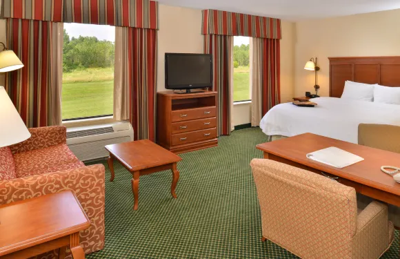 聖路易斯 - 愛德華茲維爾歡朋酒店及套房